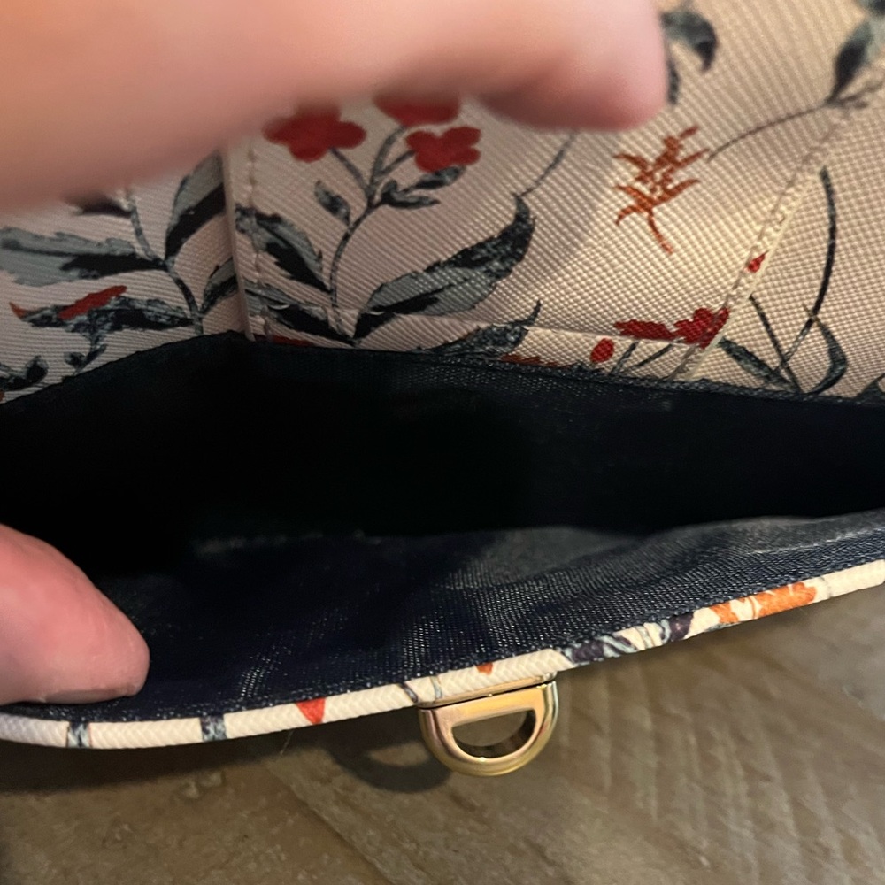 Spartina 449 Floral Cream Crossbody Bag w/ Removable/Adjustable Strap - Picture 9 of 11